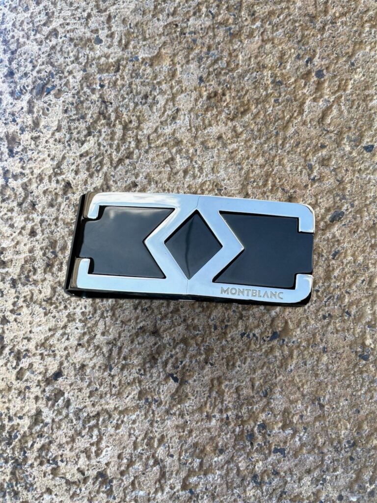 Clip Signature